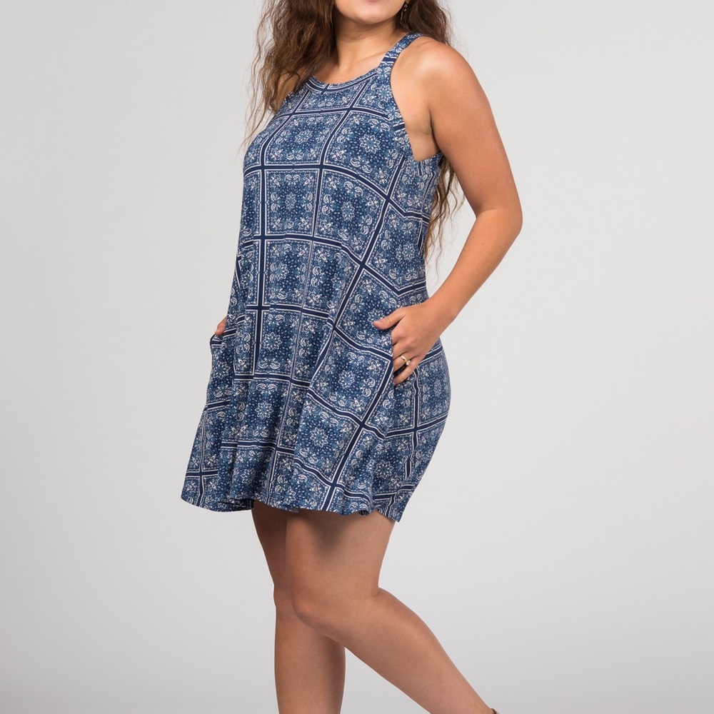 A&D Keyhole Swing Tunic Like NEW